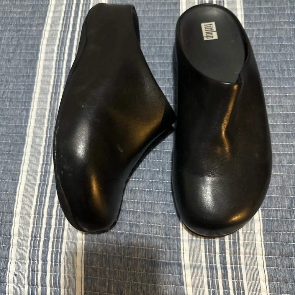 FitFlop Black Slip-On Clogs - Picture 2 of 5